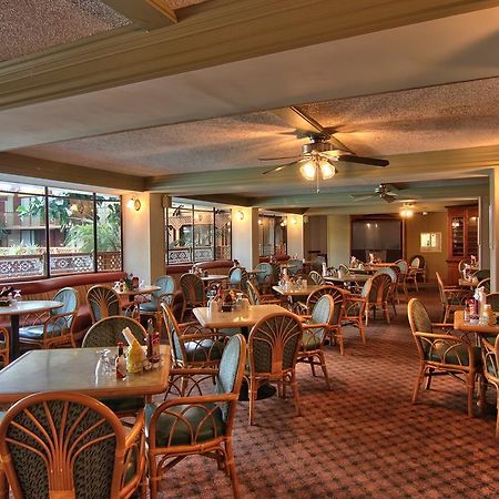 Clarion Inn Conference Center Модесто Екстериор снимка