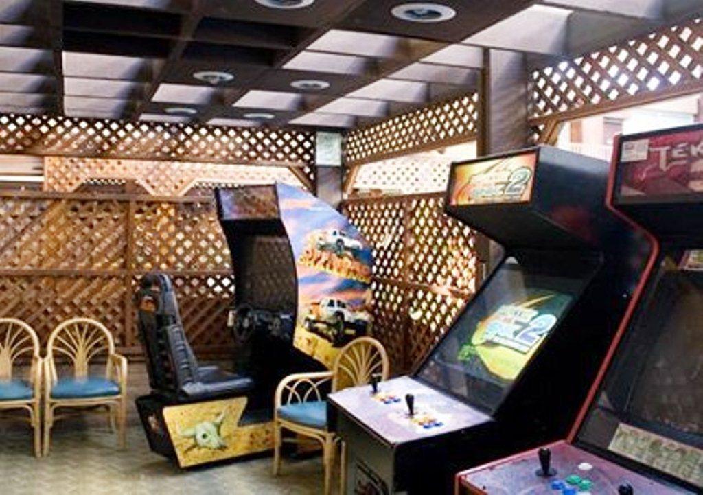 Clarion Inn Conference Center Модесто Екстериор снимка