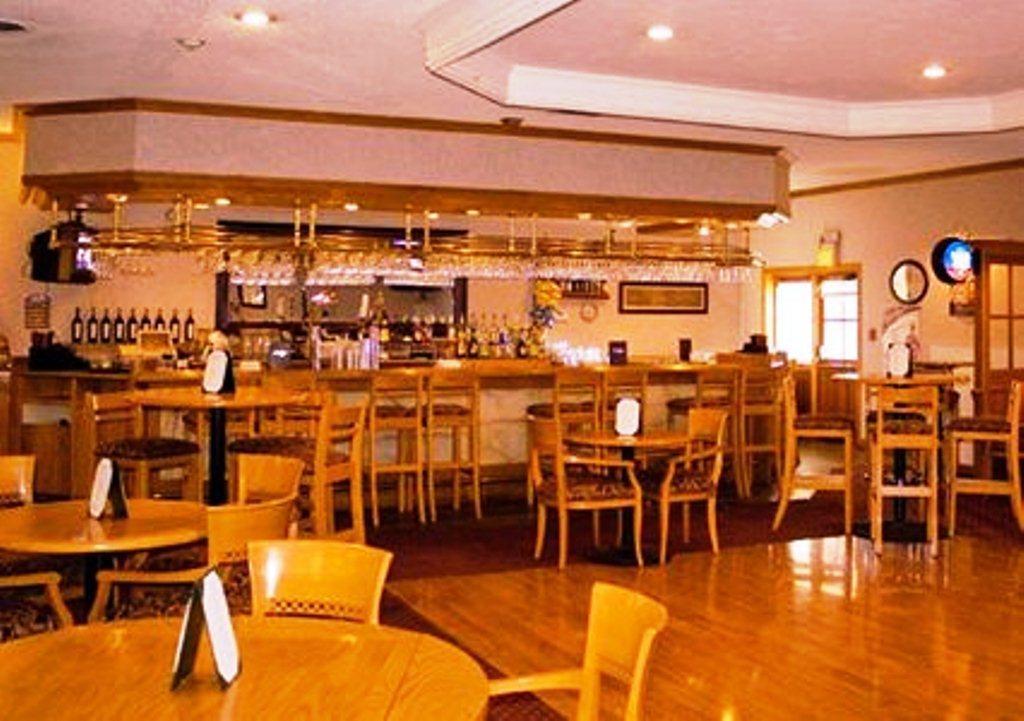 Clarion Inn Conference Center Модесто Екстериор снимка