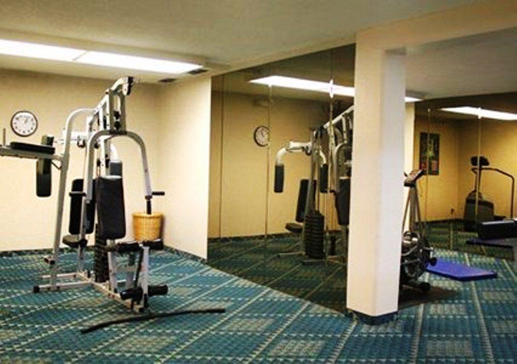 Clarion Inn Conference Center Модесто Екстериор снимка