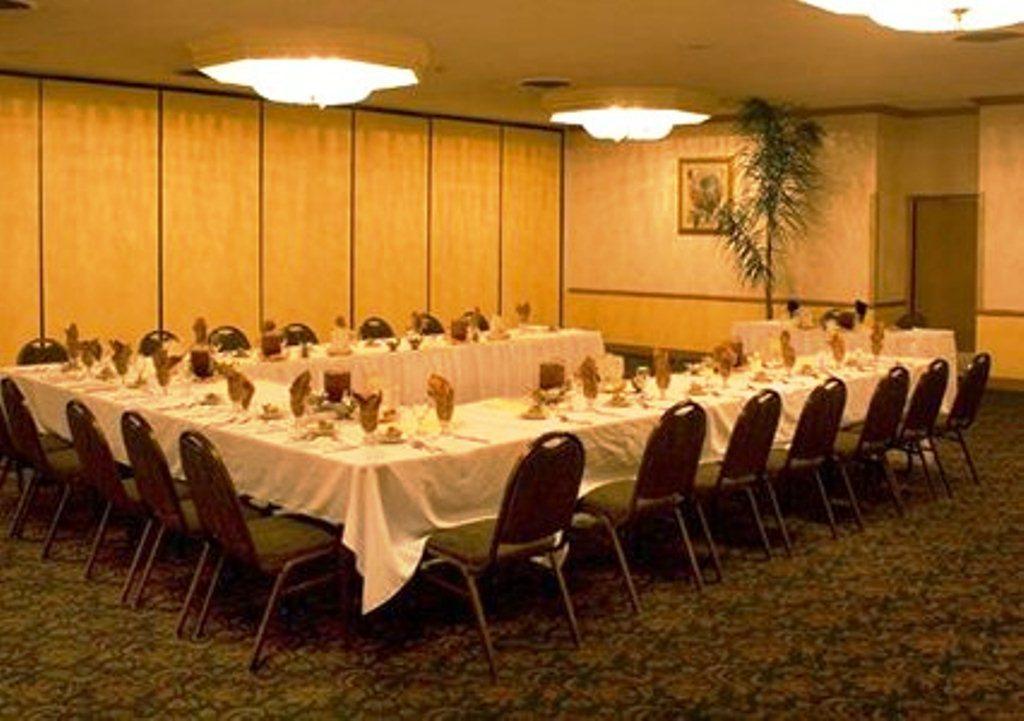 Clarion Inn Conference Center Модесто Екстериор снимка