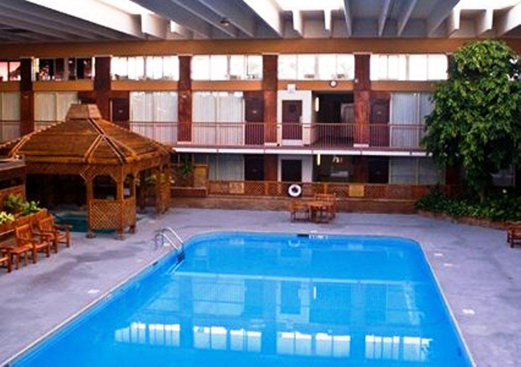 Clarion Inn Conference Center Модесто Съоръжения снимка