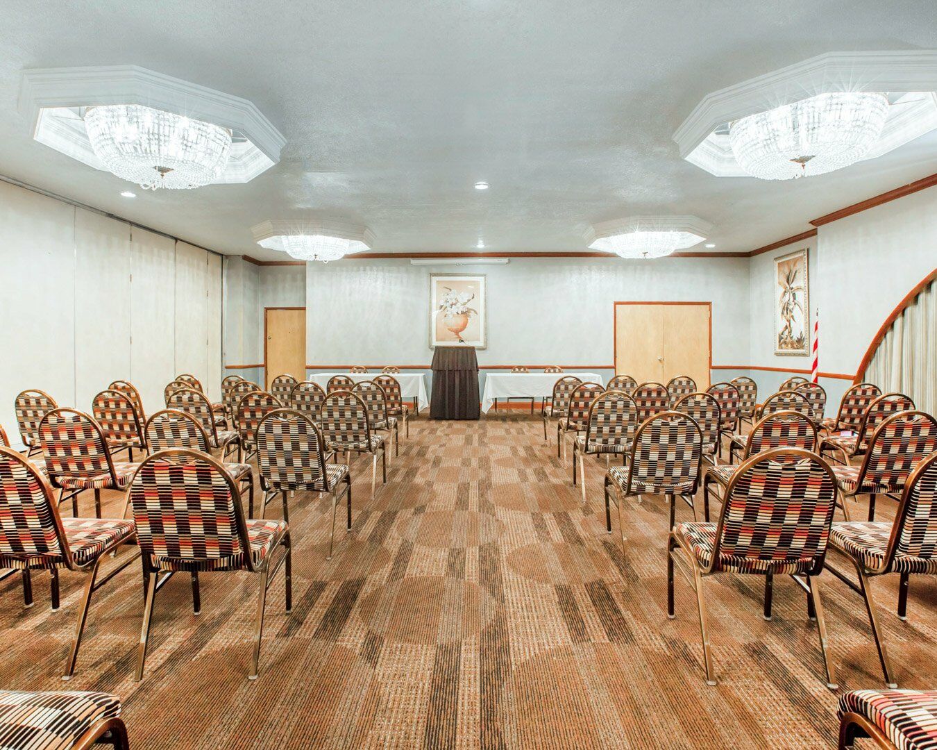 Clarion Inn Conference Center Модесто Екстериор снимка